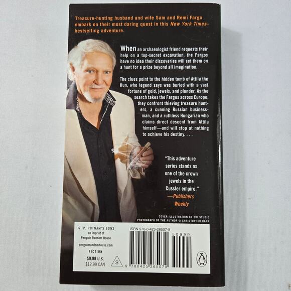 Clive Cussler Paperback Books - The Tombs and The Pharaoh's Secret - Picture 7 of 8